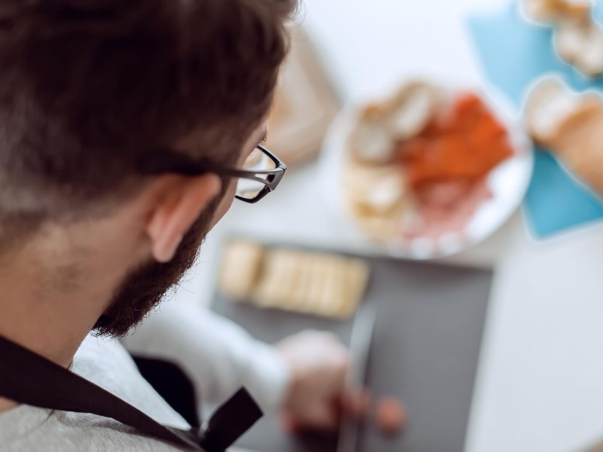 Przewodnik po profesjonalnym sprzęcie gastronomicznym dla szefów kuchni – klucz do sukcesu w kuchni